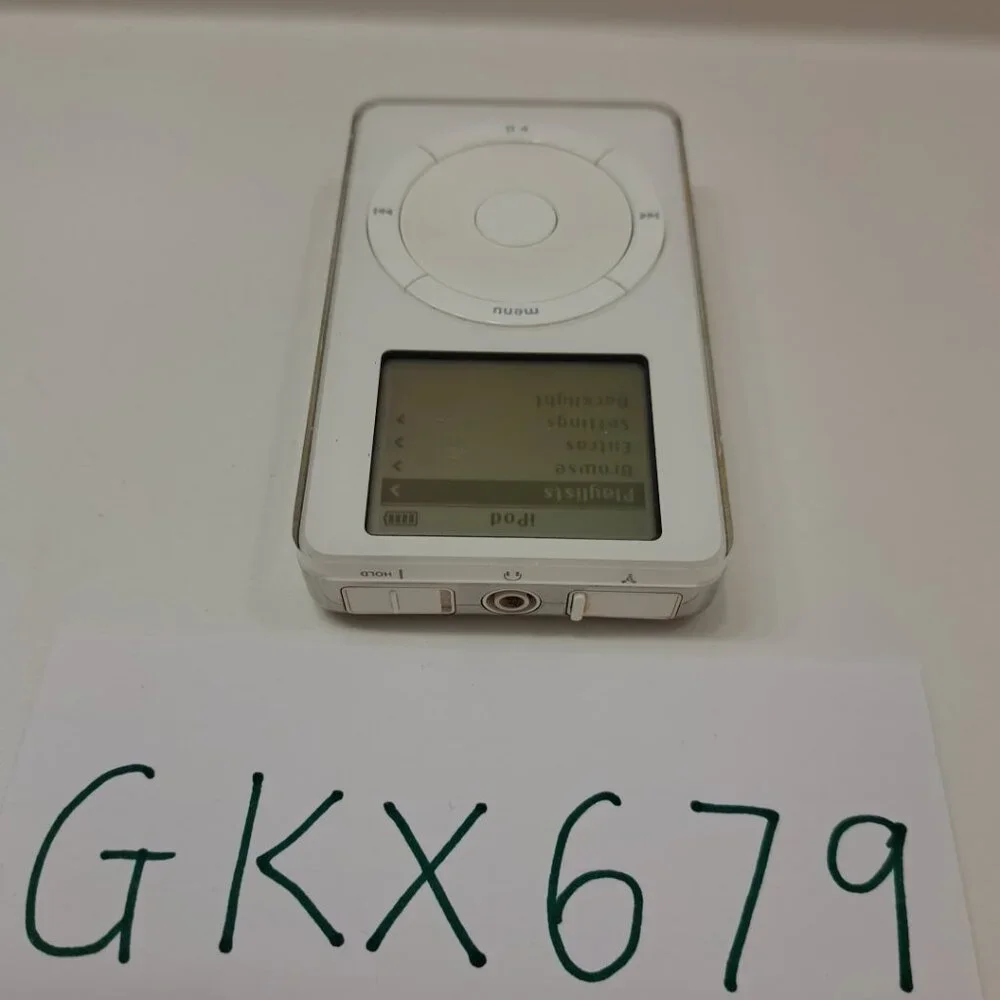Apple iPod Classic 2nd Generation 10GB New Extended Battery + Original Charger